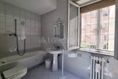 Casa in vendita, Via Giunio Silano, Roma