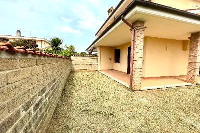 Villa Plurifamiliare in vendita, Via Glasgow, Ladispoli