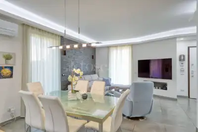 Villa Bifamiliare in vendita, Viale Ernesto Thomas, Brusimpiano
