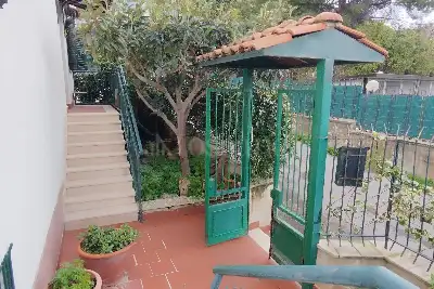 Villino a Schiera in vendita, Via alla Falconara, Palermo