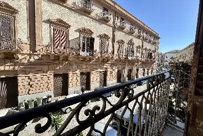 Casa in vendita, Piazza Teatro Santa Cecilia, Palermo