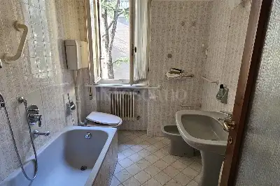 Casa in vendita, Via Montello, Brescia