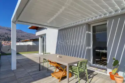 Villa in vendita, Via Dei Motti, Marchirolo