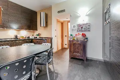 Villa Bifamiliare in vendita, Via Dei Sagredo, Milano