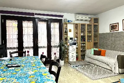 Villino a Schiera in vendita, Via Casaluce, Roma