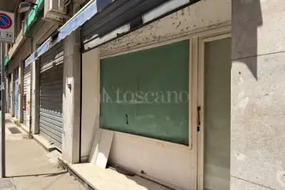 Negozio in vendita, Via Brenta, Siracusa