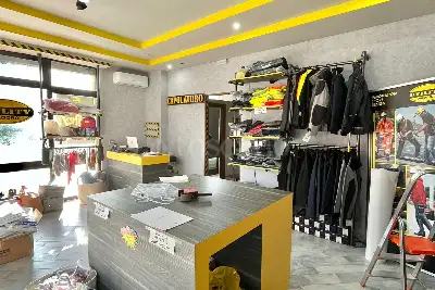 Negozio in affitto, Via Ferriera, Atripalda