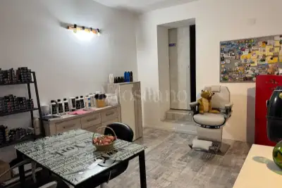 Negozio in vendita, Via Roma, Cunardo