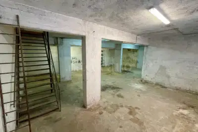 Negozio in affitto, Viale Giulio Agricola, Roma