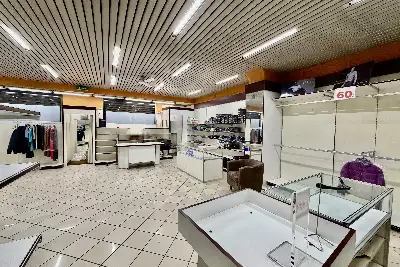 Negozio in affitto, Viale Caduti del Lavoro , Brescia