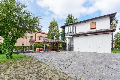 Casa Indipendente in vendita, Via Monte Rosa, Brenna