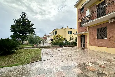 Casa in vendita, Via Cisternense, Lanuvio