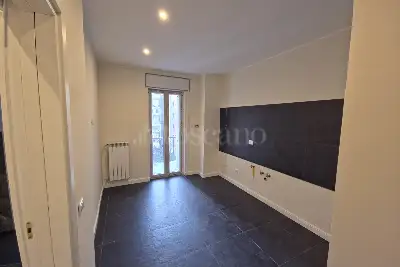 Casa in vendita, Via Francesco Morosini, Napoli