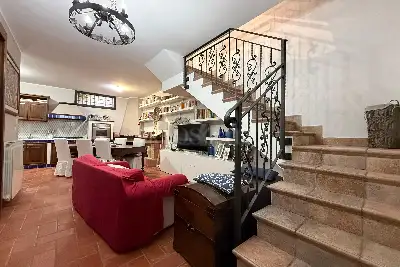 Villino a Schiera in vendita, Largo Rovedine, Opera