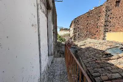 Casa Indipendente in vendita, Via Malabranca, Catania