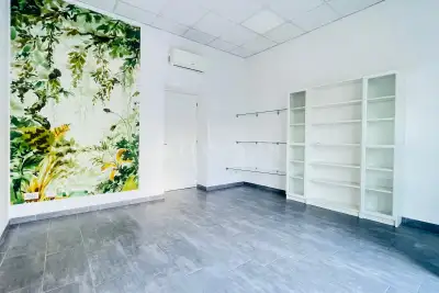 Negozio in vendita, Via Tibullo, Milano
