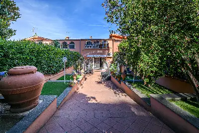 Villino a Schiera in vendita, Via della Giustiniana, Roma