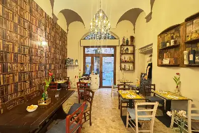 Attività Commerciale in vendita, Via Garibaldi, Bologna