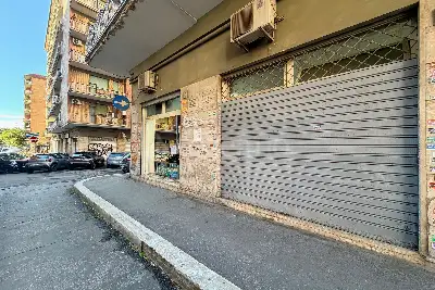 Negozio in vendita, Via Attio Labeone, Roma