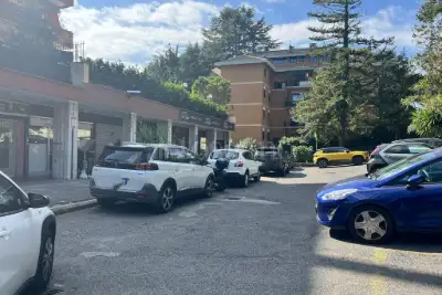 Negozio in vendita, Via Al Sesto Miglio, Roma