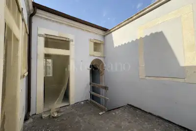 Palazzo in vendita, Via Caltanissetta, Siracusa