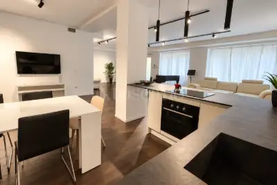 Casa in vendita, Via Giorgio Washington, Milano