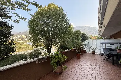 Casa in vendita, Via Salvatore Quasimodo, Como