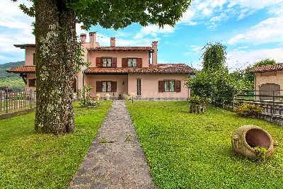 Villa in vendita, Via Ferruccio Pellini, Marchirolo