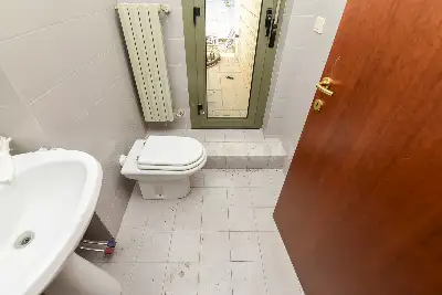 Casa in vendita, Via Adua, Erba