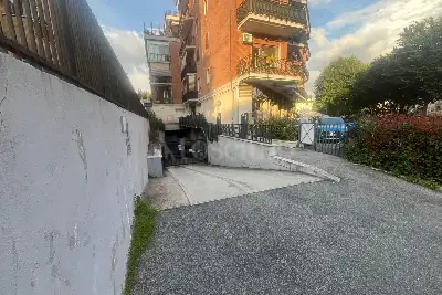 Box in vendita, Viale Giuseppe Sirtori, Roma