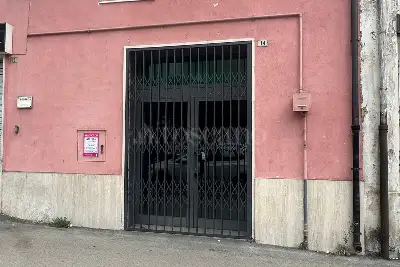 Negozio in affitto, Via Giovanni Pagani, Avezzano