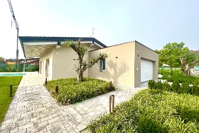 Villa in vendita, Via Montebello, Lonato del Garda