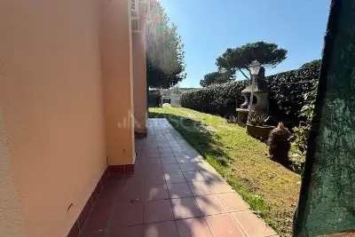 Villa Plurifamiliare in vendita, Viale delle Peonie, Sabaudia