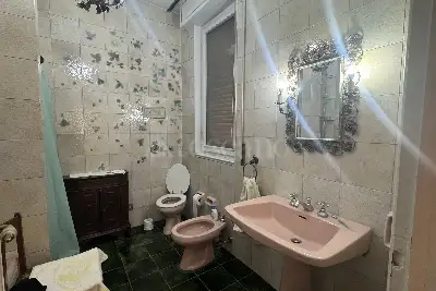 Casa in vendita, Viale Montegrappa, Prato