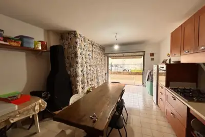 Casa in vendita, Via Garibaldi, Montepaone