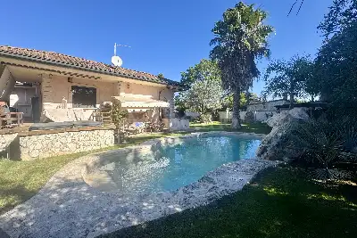 Villa in vendita, Via Torcegno, Roma