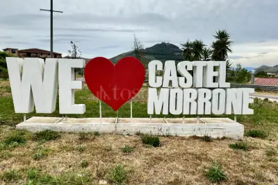 Casa in vendita, Via Fratelli della Valle, Castel Morrone