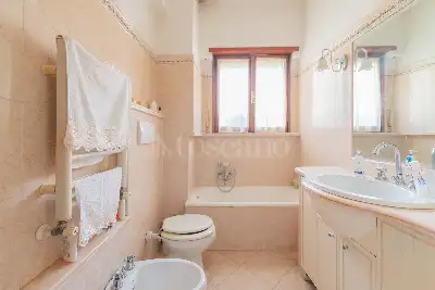 Casa in vendita, Via Tancredi Cartella, Roma