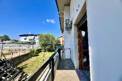 Villa in vendita, Via Pratomaggiore , Desenzano del Garda
