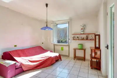 Villa Bifamiliare in vendita, Via della Repubblica, Bisuschio