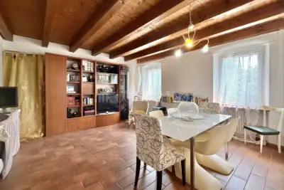 Villino a Schiera in vendita, Via del Garda, Valeggio sul Mincio