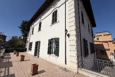 Palazzo in affitto, Via Casalmonferrato, Roma