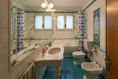 Villa in vendita, Via Torre Pellice, Roma