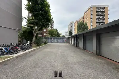 Box in vendita, Via Filippo Brunelleschi, Milano