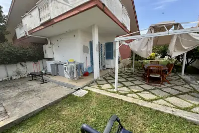 Villa Bifamiliare in vendita, Via G. Garibaldi, Ladispoli