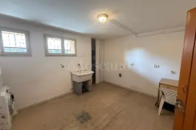 Casa in vendita, Via Giulio Bertoni, Modena