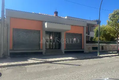 Negozio in affitto, Via Giuseppe Garibaldi, Avezzano