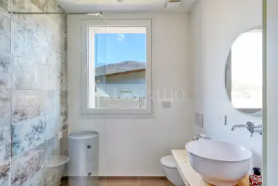 Villa in vendita, Via Dei Motti, Marchirolo