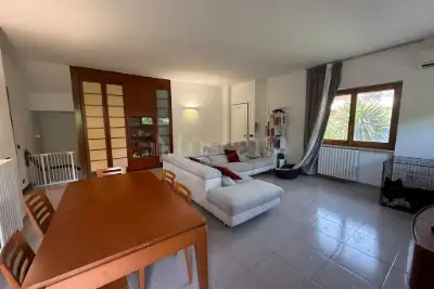 Villa Bifamiliare in vendita, Via degli Accoramboni, Roma