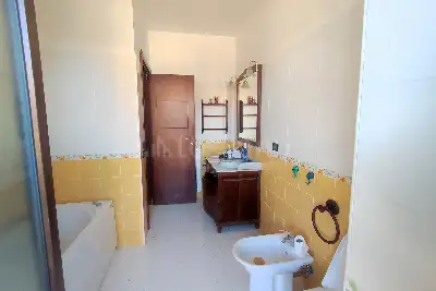 Villino a Schiera in vendita, Via Bazzanese, L'Aquila